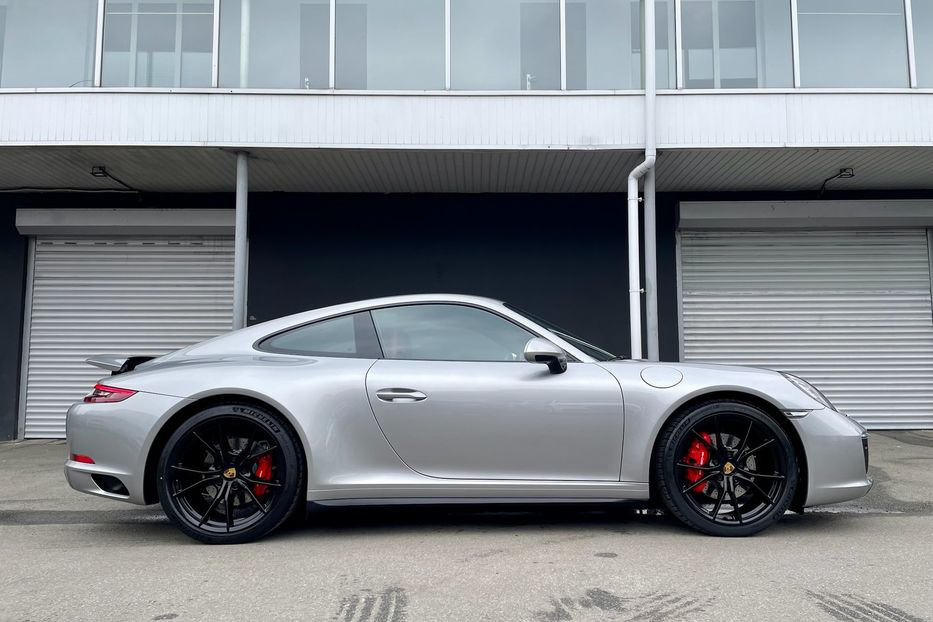 Продам Porsche 911 Carrera 4 991.2 2018 года в Киеве