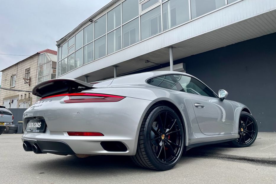 Продам Porsche 911 Carrera 4 991.2 2018 года в Киеве