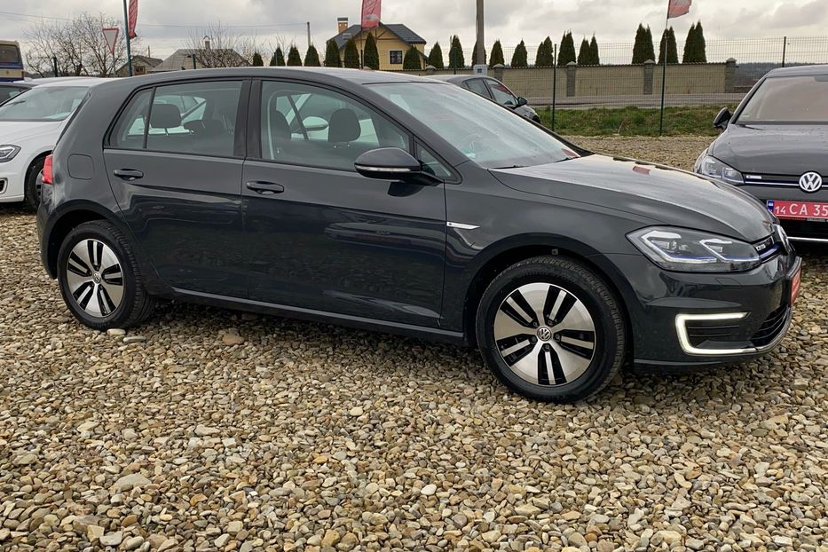 Продам Volkswagen e-Golf ТЕПЛОВИЙ, LED ПАНЕЛЬ 35.8 kWh  2020 года в Львове