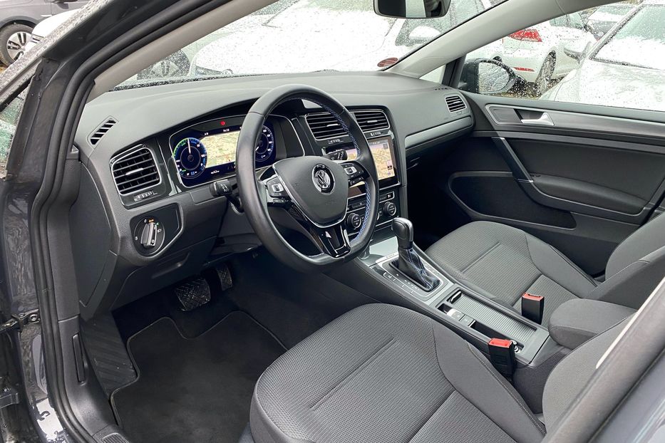 Продам Volkswagen e-Golf FULL LED,Камера,Кокпіт,Круїз 2020 года в Львове