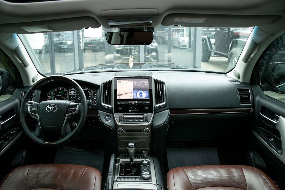 Продам Toyota Land Cruiser 200 LUXURY 2016 года в Черновцах