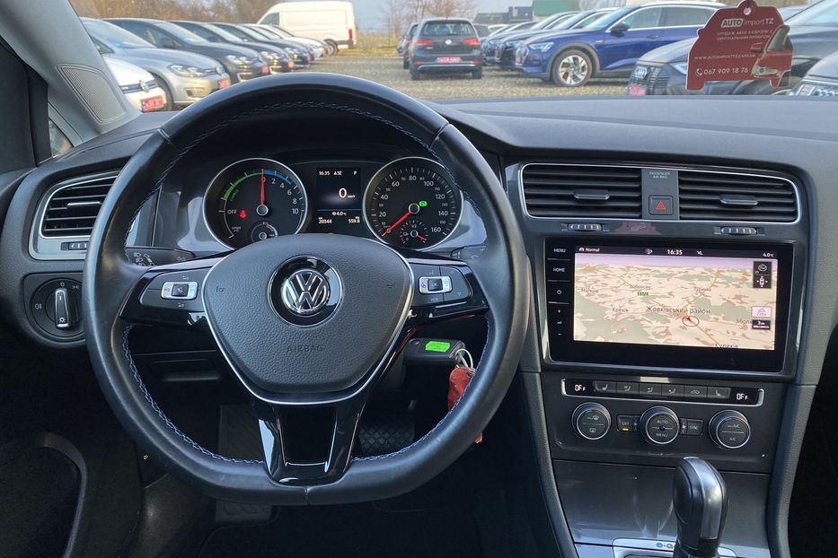 Продам Volkswagen e-Golf 35.8 kWh Тепловий насос 2020 года в Львове