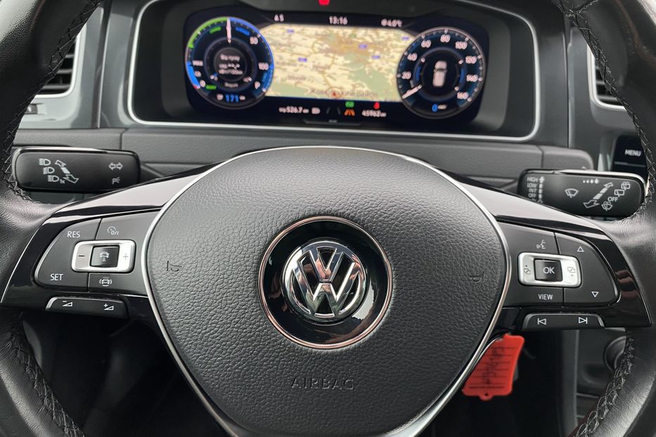 Продам Volkswagen e-Golf FULL LED,Шкіра,Дюнаудіо,Круїз 2020 года в Львове