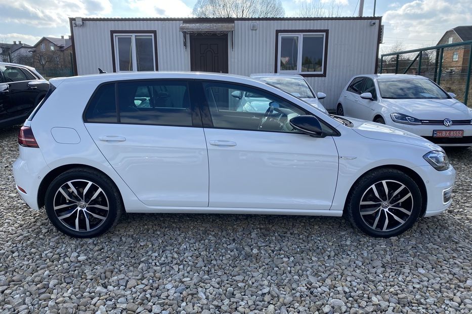 Продам Volkswagen e-Golf Тепловий FullLED Всі асистенти 2019 года в Львове