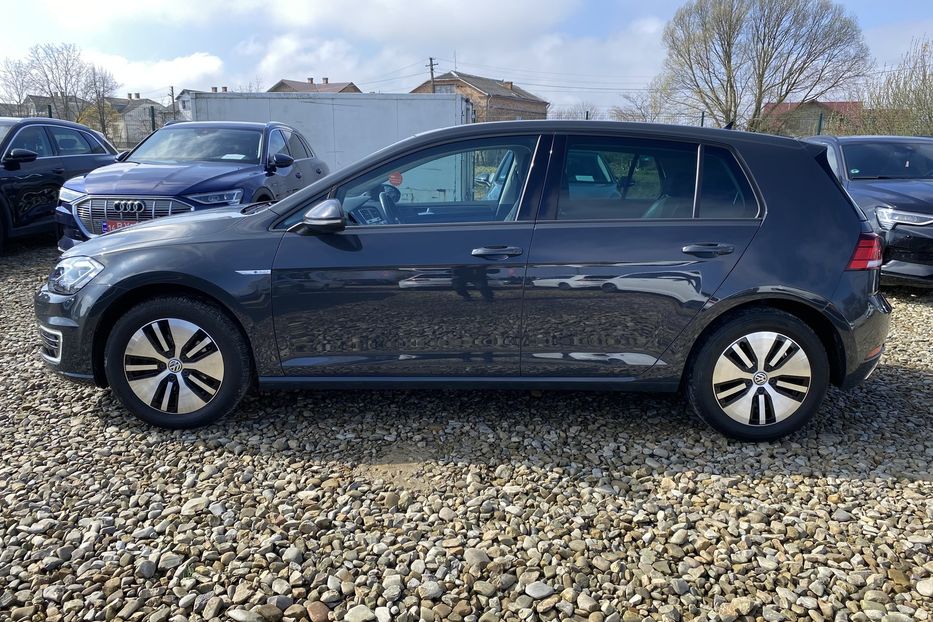 Продам Volkswagen e-Golf 35.8 kWh 100 кВт/136 к.с.  2020 года в Львове