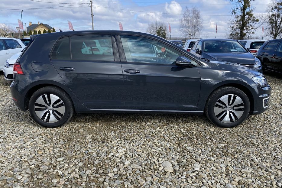 Продам Volkswagen e-Golf 35.8 kWh 100 кВт/136 к.с.  2020 года в Львове