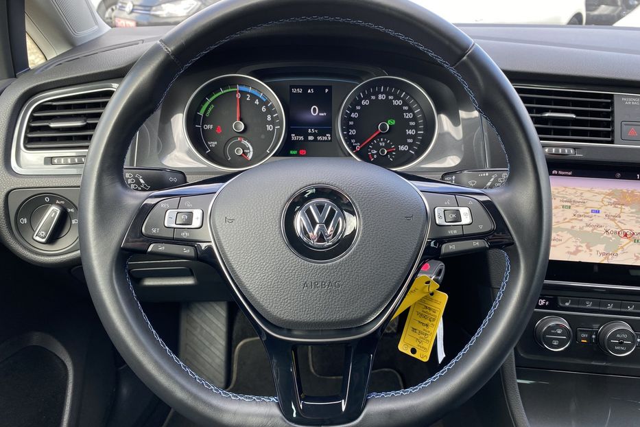 Продам Volkswagen e-Golf 35.8 kWh 100 кВт/136 к.с.  2020 года в Львове