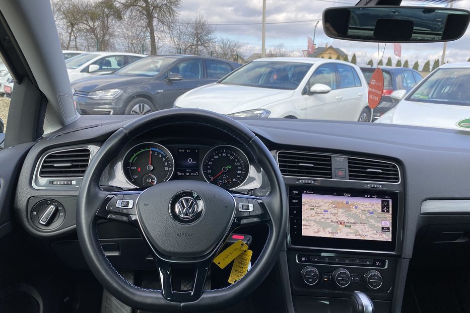 Продам Volkswagen e-Golf 35.8 kWh 100 кВт/136 к.с.  2020 года в Львове