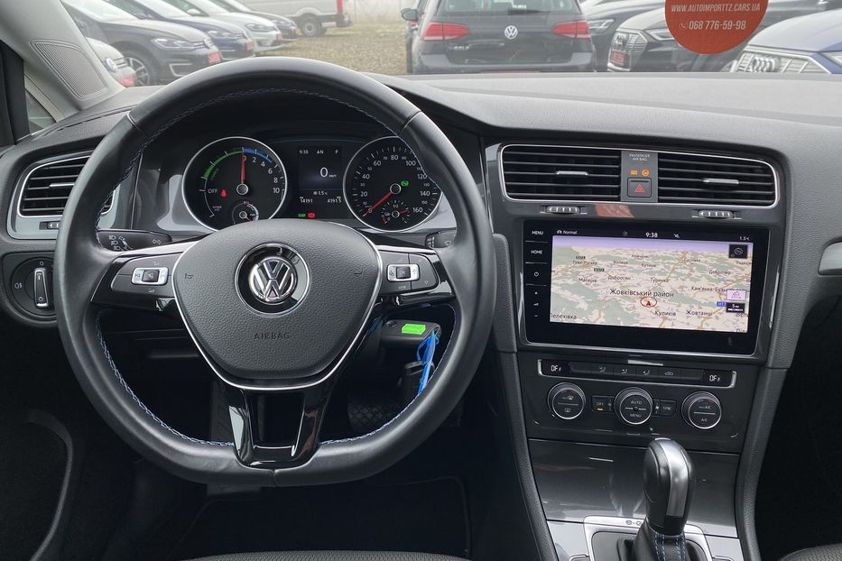 Продам Volkswagen e-Golf 35.8 kWh 136 к.с. +Колеса 2020 года в Львове