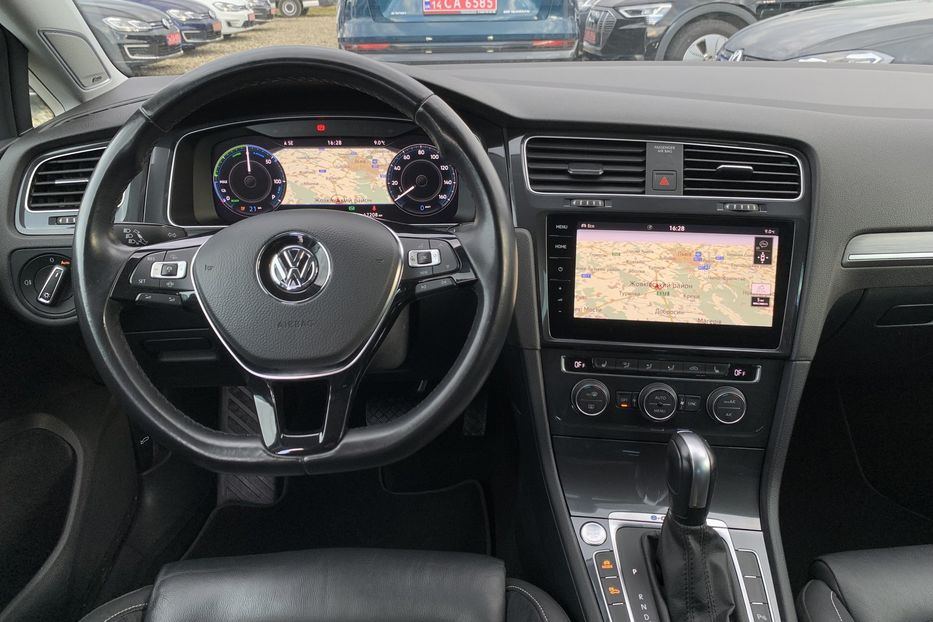 Продам Volkswagen e-Golf Тепловий Безключ Шкіра Dynaudi 2021 года в Львове