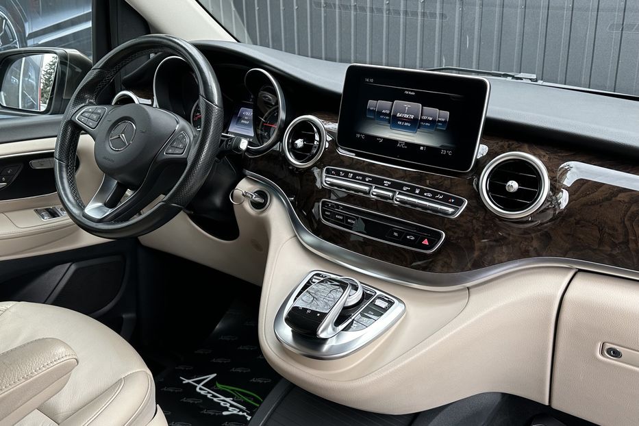 Продам Mercedes-Benz V-Class 220d 4Matic 2016 года в Киеве