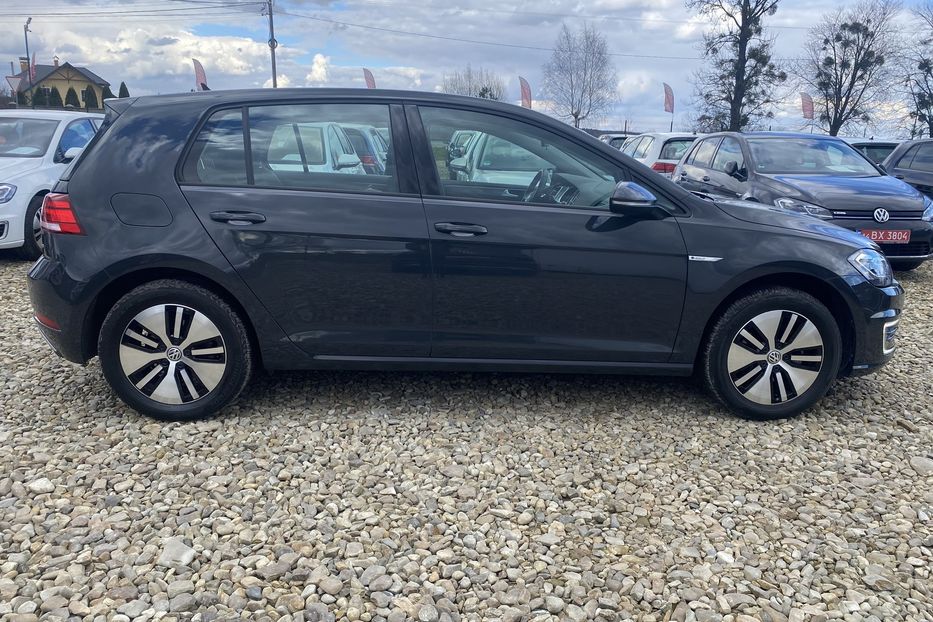 Продам Volkswagen e-Golf  35.8 kWh 100 кВт/136 к.с. 2021 года в Львове