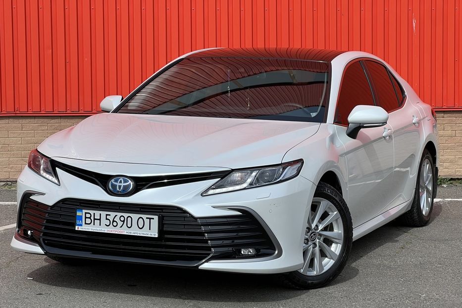 Продам Toyota Camry Hybride  2021 года в Одессе