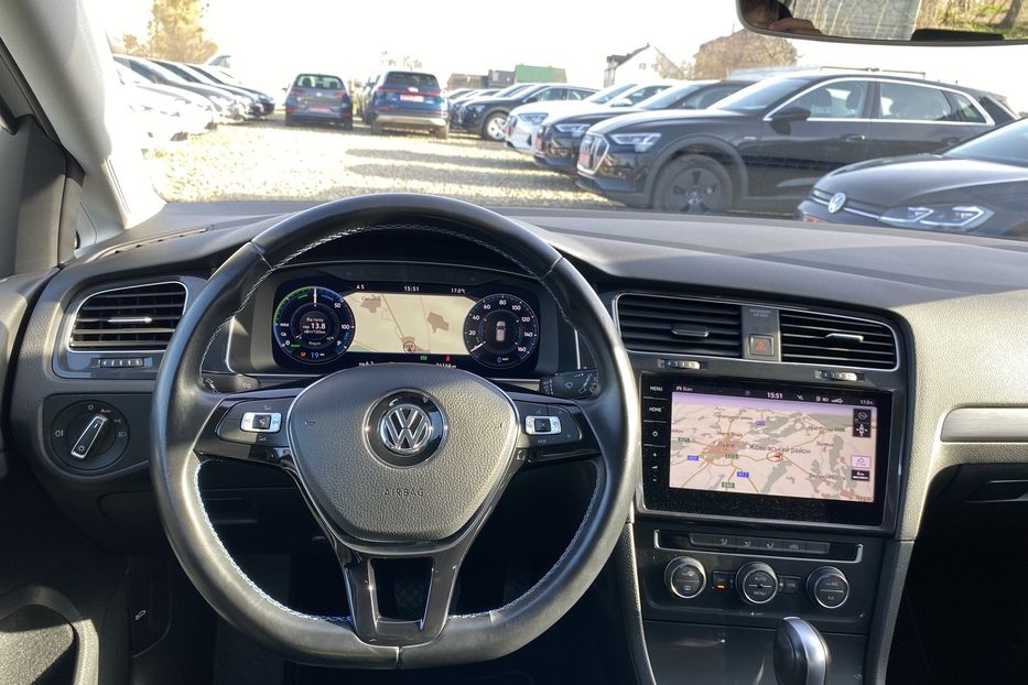 Продам Volkswagen e-Golf ПЕРЛАМУТР, БЕЗКЛЮЧОВИЙ, КАМЕРА 2020 года в Львове