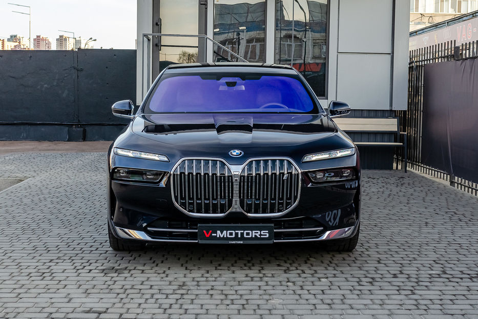 Продам BMW 760 I7 Xdrive60 2022 года в Киеве