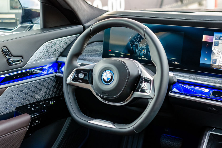 Продам BMW 760 I7 Xdrive60 2022 года в Киеве