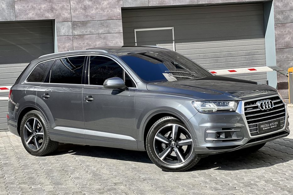 Продам Audi Q7 2016 года в Киеве