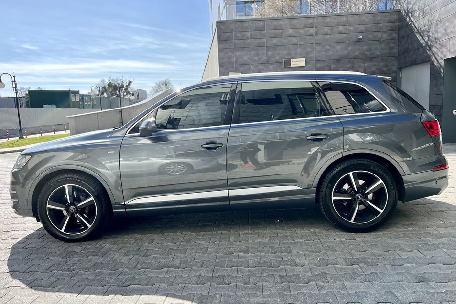 Продам Audi Q7 2016 года в Киеве