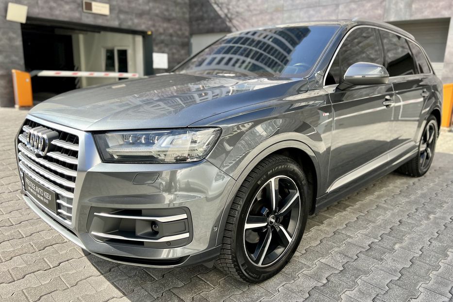 Продам Audi Q7 2016 года в Киеве