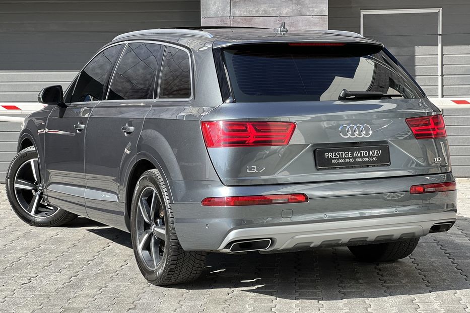 Продам Audi Q7 2016 года в Киеве