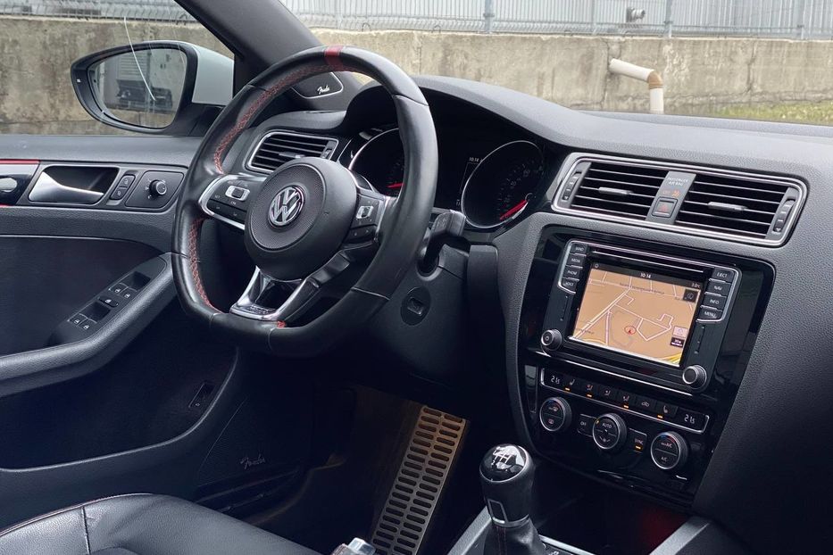 Продам Volkswagen Jetta GLI 2017 года в Днепре