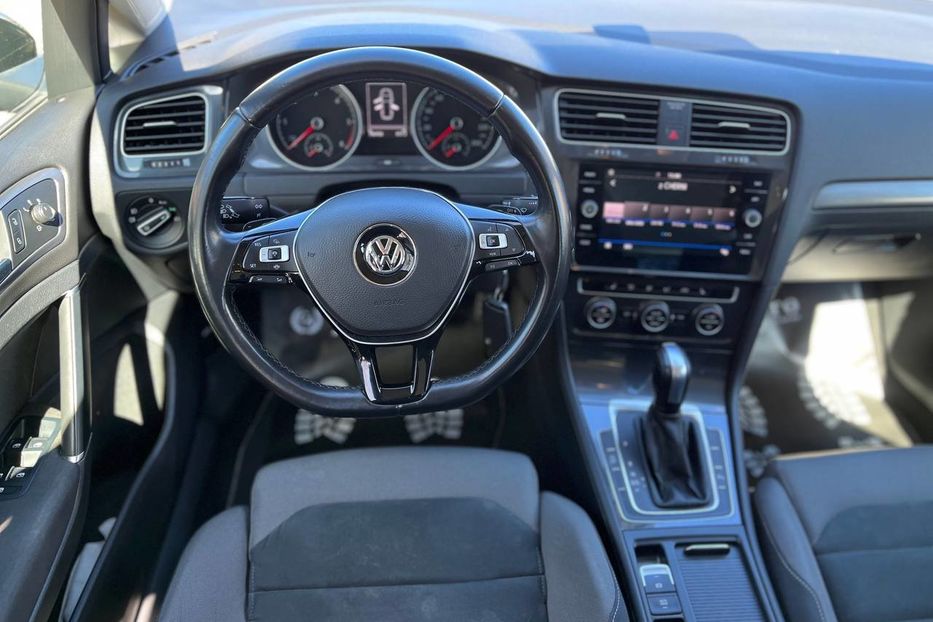 Продам Volkswagen Golf VII 2020 года в Черновцах