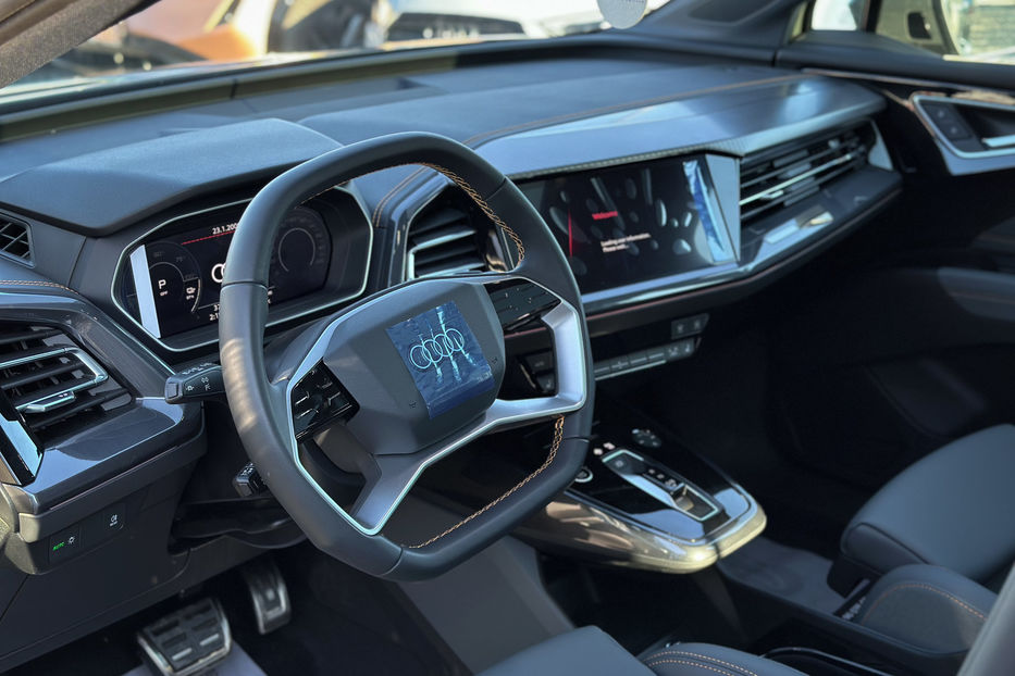 Продам Audi E-Tron Q4 40 Top 2023 года в Черновцах