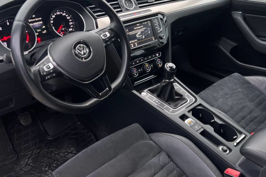 Продам Volkswagen Passat B8 LED NAVI KLIMA  2015 года в Львове