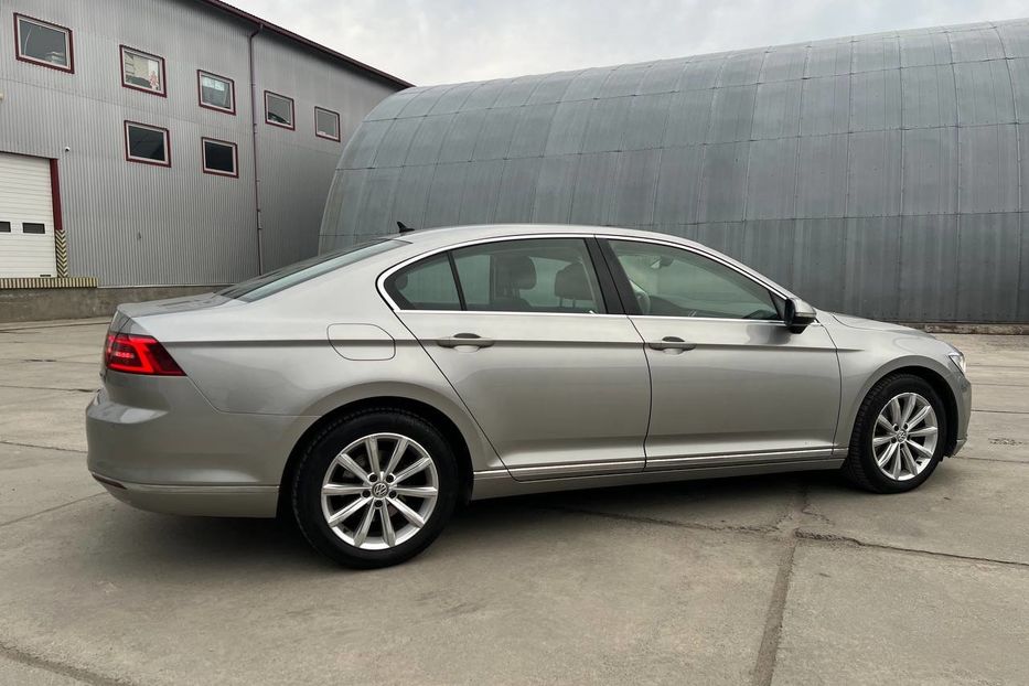 Продам Volkswagen Passat B8 LED NAVI KLIMA  2015 года в Львове