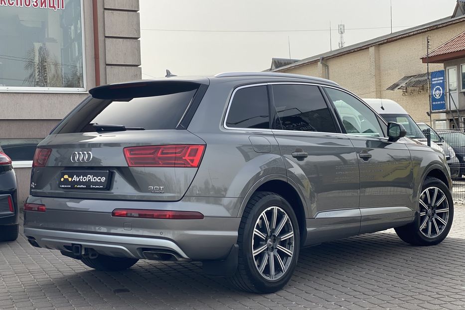 Продам Audi Q7 2015 года в Луцке