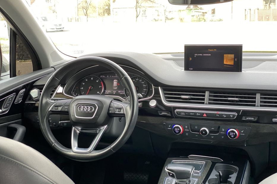 Продам Audi Q7 2015 года в Луцке