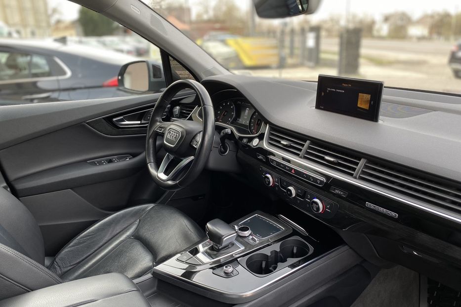 Продам Audi Q7 2015 года в Луцке