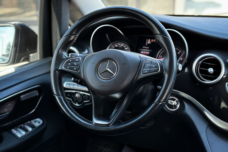 Продам Mercedes-Benz V-Class 250d  4 Matic 2015 года в Черновцах