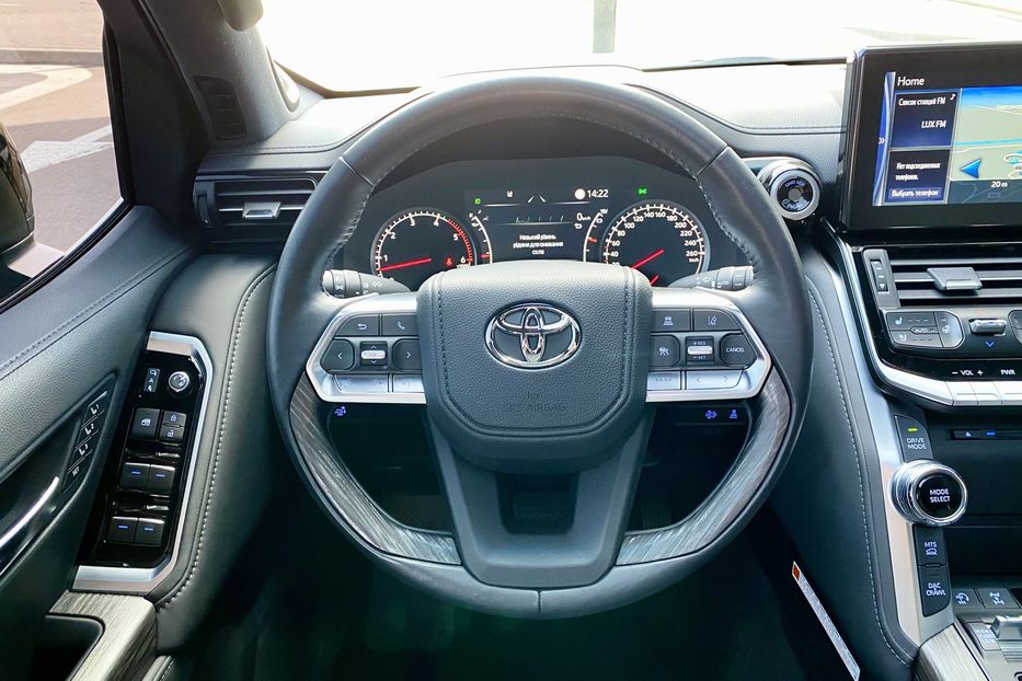 Продам Toyota Land Cruiser 300 2023 года в Киеве
