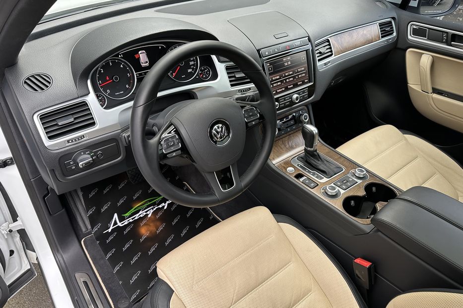 Продам Volkswagen Touareg V6 TDI Exclusive 2015 года в Киеве