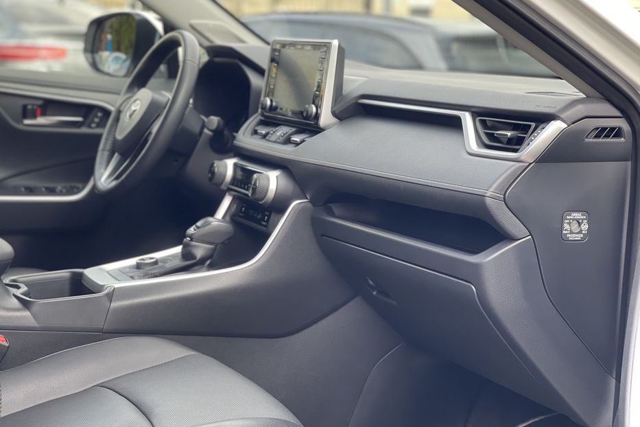 Продам Toyota Rav 4 Hybrid Premium Plus 2022 года в Киеве