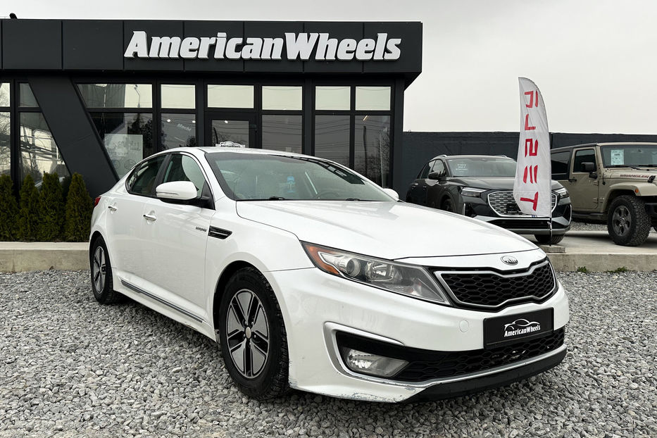 Продам Kia Optima 2.4 MPI AT Hybrid 2013 года в Черновцах