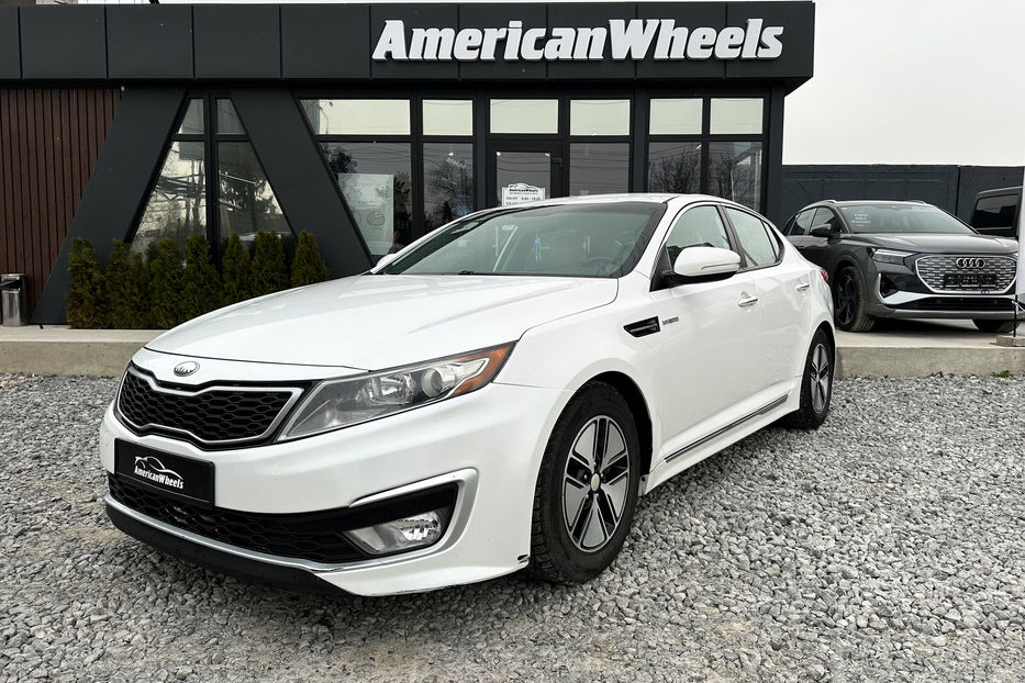 Продам Kia Optima 2.4 MPI AT Hybrid 2013 года в Черновцах