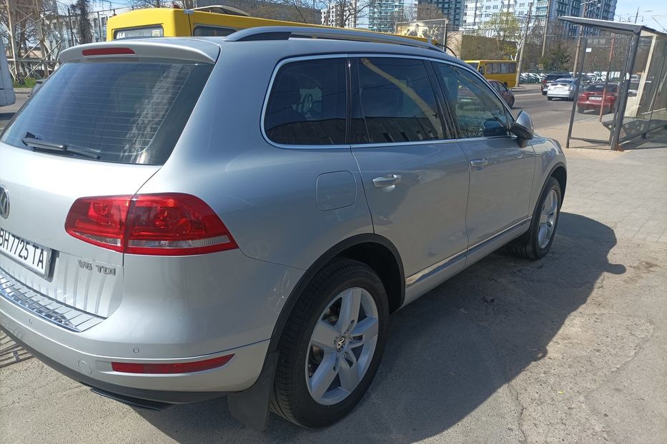 Продам Volkswagen Touareg офицал 2012 года в Одессе
