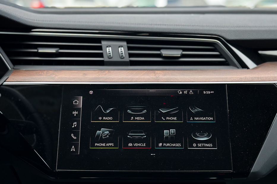 Продам Audi E-Tron Premium Plus 55 2020 года в Черновцах