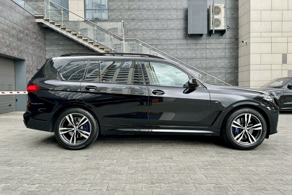 Продам BMW X7 M50D  2020 года в Киеве