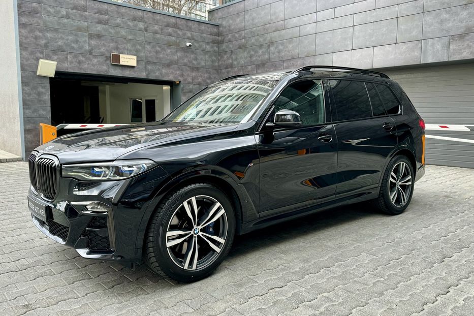 Продам BMW X7 M50D  2020 года в Киеве