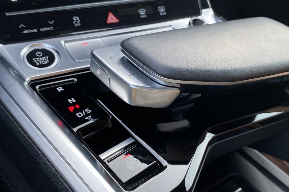 Продам Audi E-Tron 95 kWh 408 к.с Quattro 2021 года в Львове