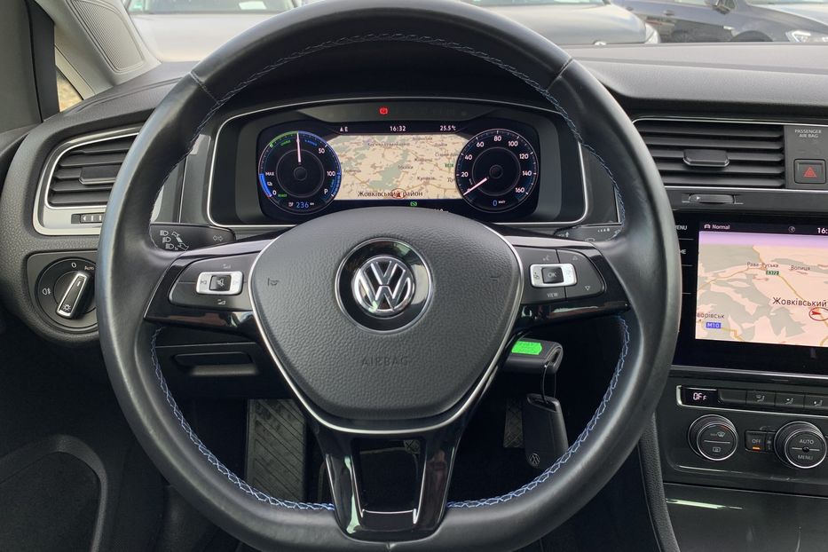 Продам Volkswagen e-Golf Автосвітло , Virtual Cockpit 2020 года в Львове