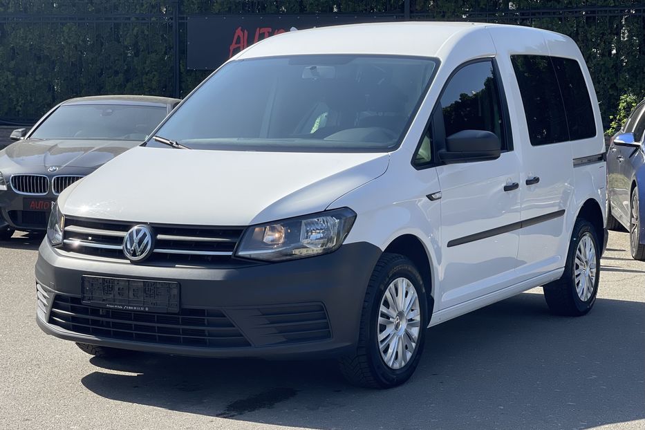 Продам Volkswagen Caddy пасс. 2020 года в Киеве