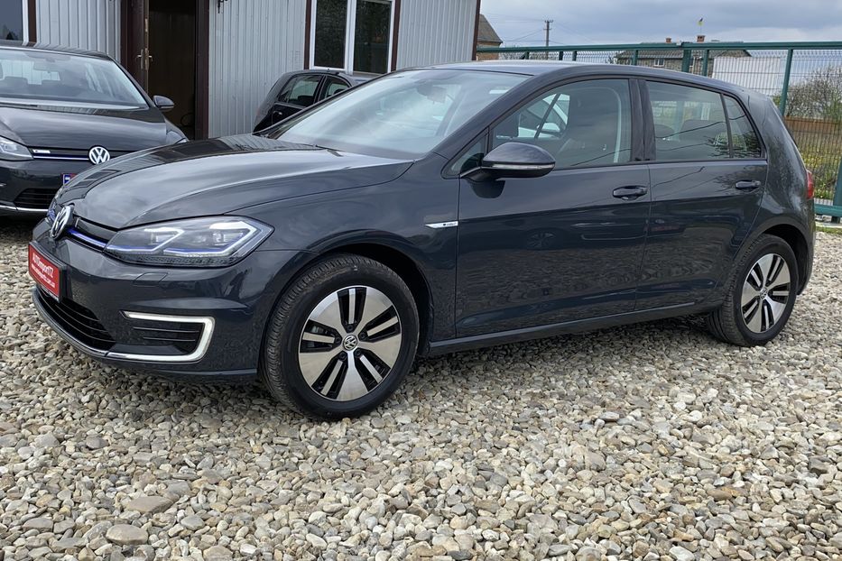 Продам Volkswagen e-Golf 35.8 kWh Тепловий,Круїз,Колеса 2020 года в Львове