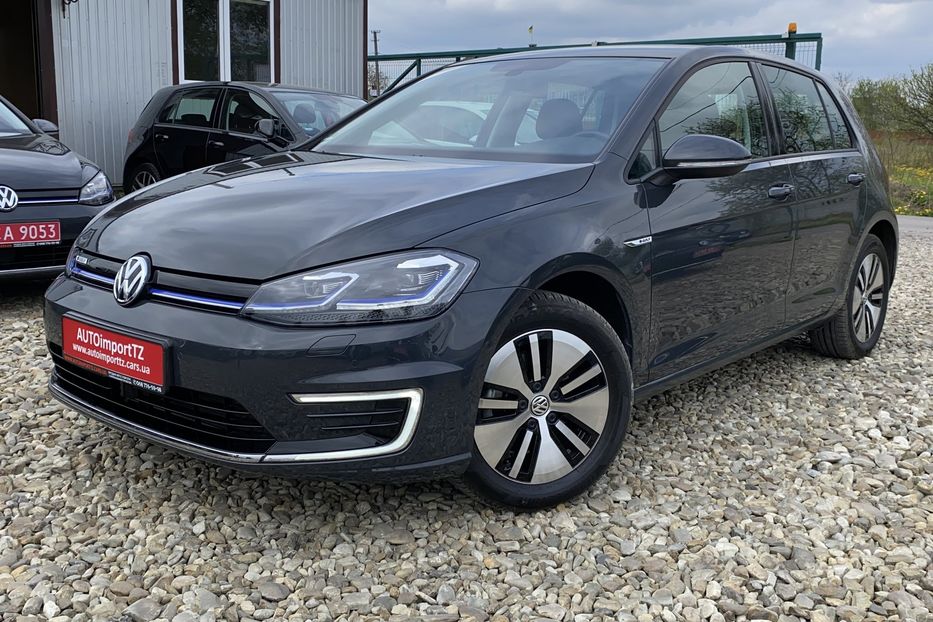 Продам Volkswagen e-Golf 35.8 kWh Тепловий,Круїз,Колеса 2020 года в Львове