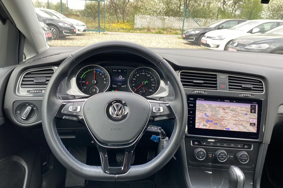 Продам Volkswagen e-Golf 35.8 kWh Тепловий,Круїз,Колеса 2020 года в Львове