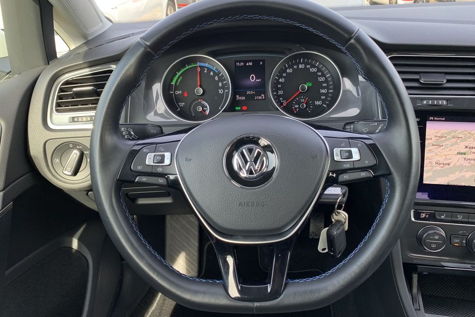 Продам Volkswagen e-Golf ТепловийАдаптивнийПідігрівсиді 2019 года в Львове