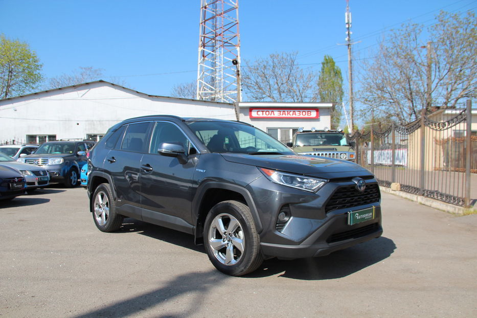 Продам Toyota Rav 4 Hybrid XLE 2021 года в Одессе